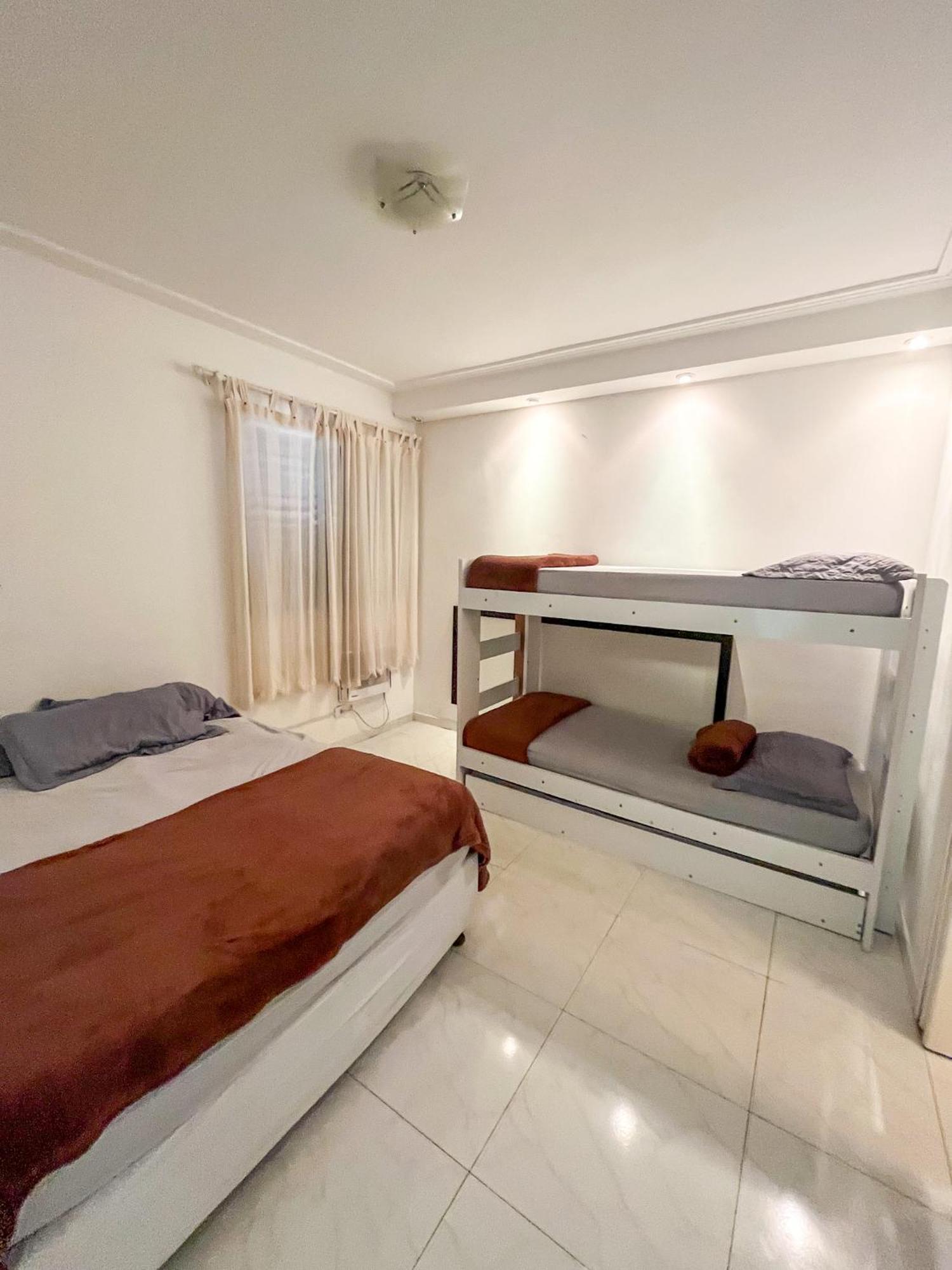 Apartamento Com Varanda E Suite Enseada กัวรูจา ภายนอก รูปภาพ